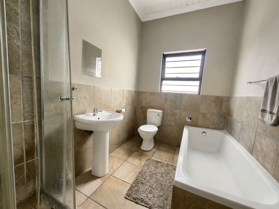2 Bedroom Property for Sale in Hartbeespoort Rural North West
